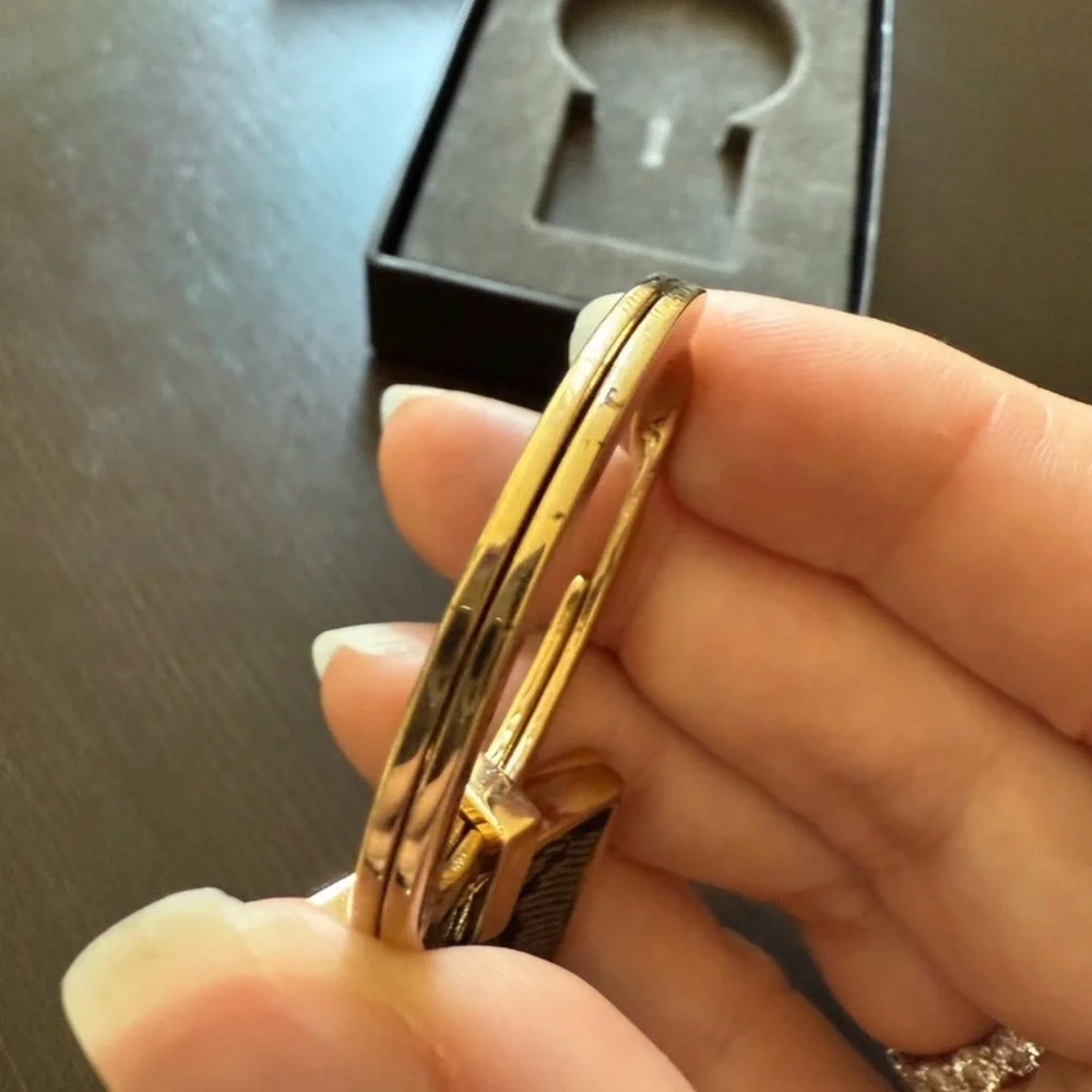 Gucci Gold and Black Key chain with box